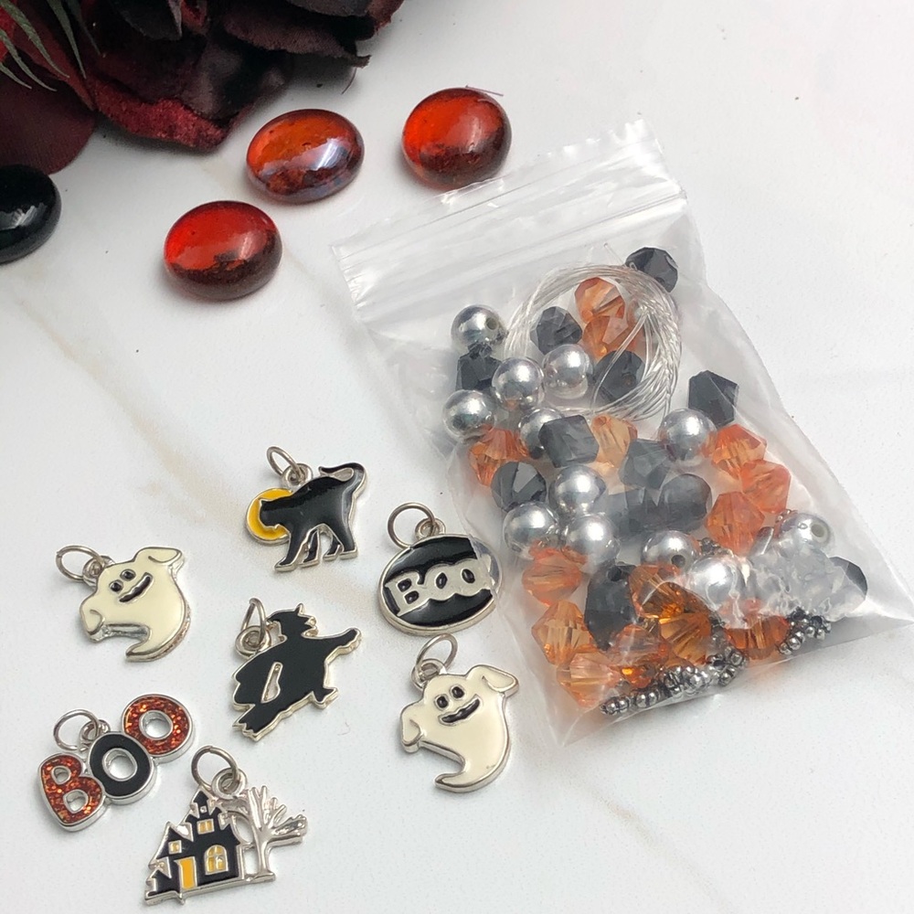 Halloween Charms and Craft Kit - Picture 3 of 5